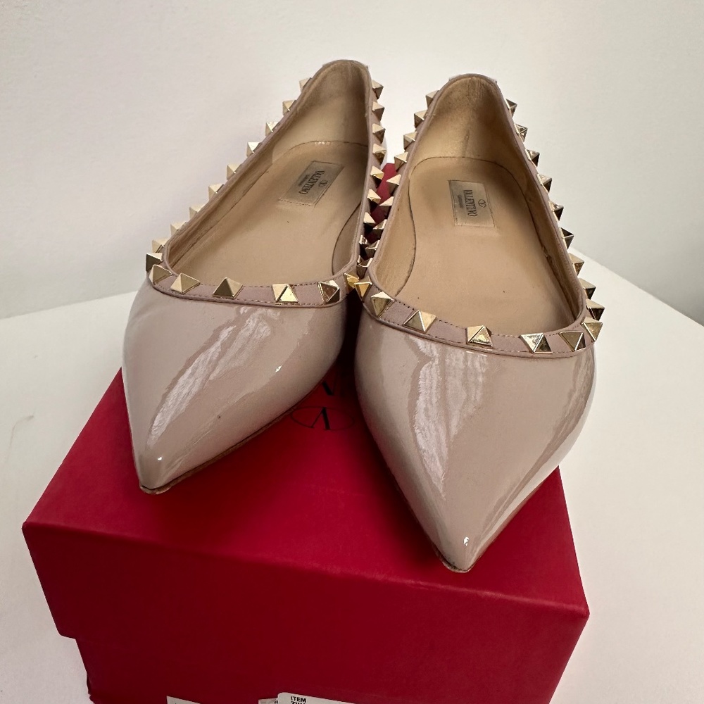 Valentino Beige Patent Leather Rockstud Ballet Flats